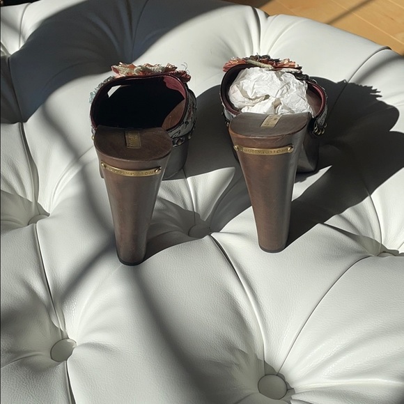 Louis Vuitton Monogram raffia flower platform - Picture 3 of 8